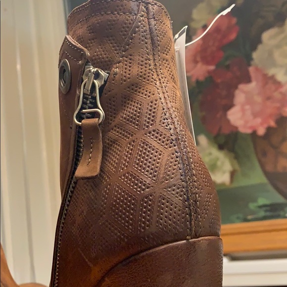 Miz Mooz | Newton Infinity Bootie - Picture 6 of 11